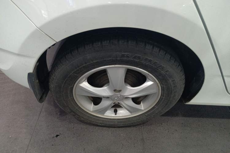 Used Hyundai Verna Ray 2014 1.4L Automatic GLX
