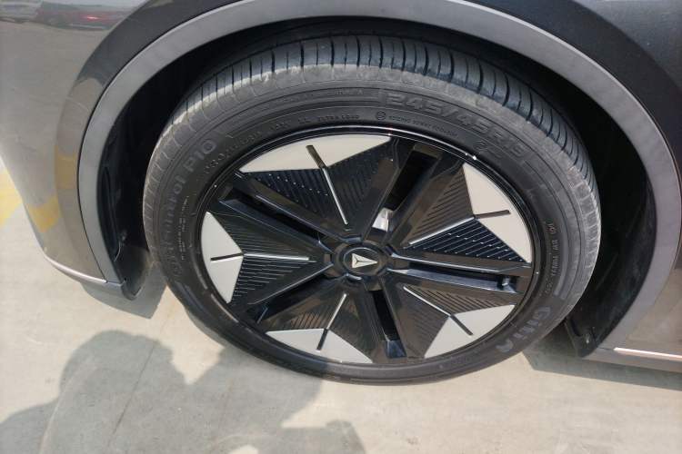 Used Deepal SL03 2022 1.5L 1200 Extended-Range Version Left Front Wheel Hub