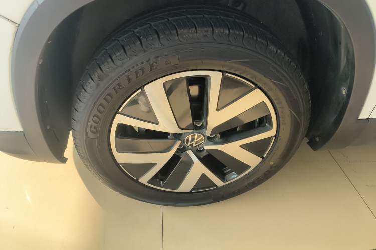 Used Volkswagen Tayron 2023 300TSI Two-Wheel-Drive Luxury Plus Advanced Edition
