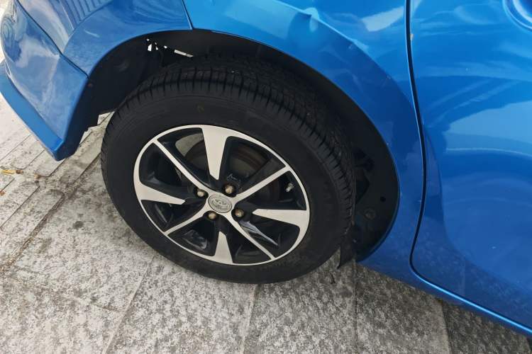 Used Toyota YARiS L Zhi Xuan 2015 1.5E Automatic Charm Edition
