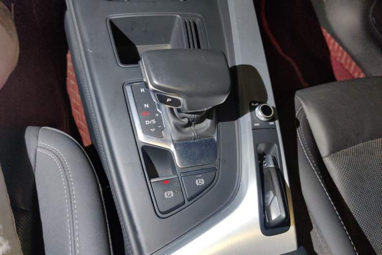 Used Audi A4L 2020 40 TFSI Fashionable and Elegant Model