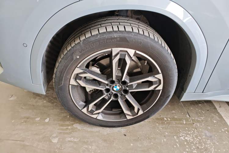 Used BMW X2 2024 sDrive25i M Sport Package Left Front Wheel Hub