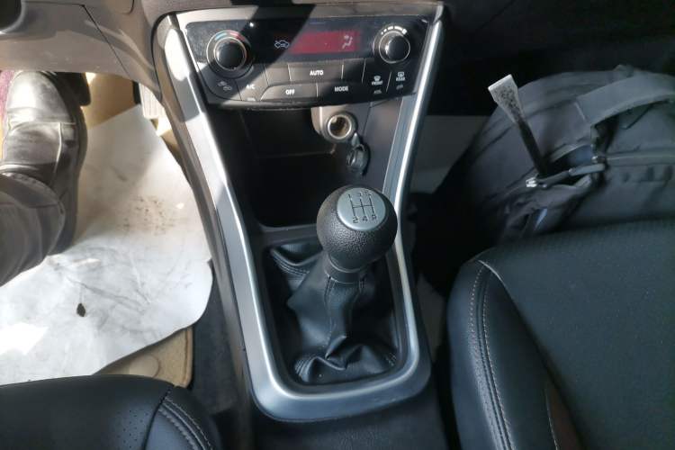 Used Suzuki Vitara S-Cross 2017 1.6L Manual Two-Wheel Drive Urban Ambition Model
