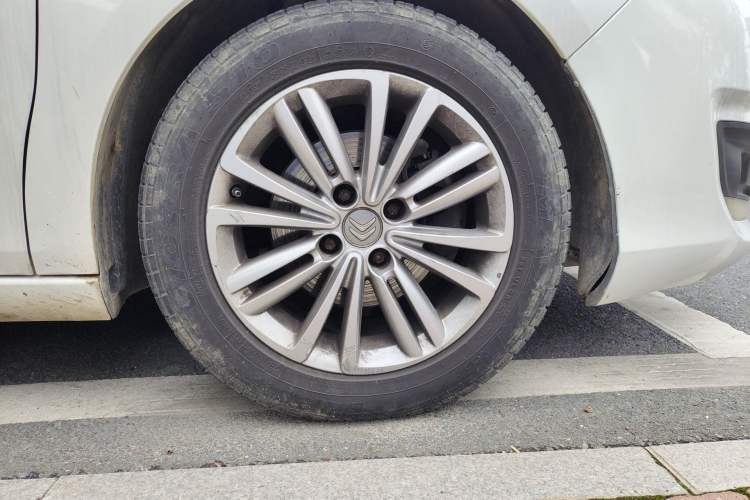 Used Citroen C4L 2014 1.8L Intelligent Drive Manual Version – Dynamic Edition Right Front Wheel Hub