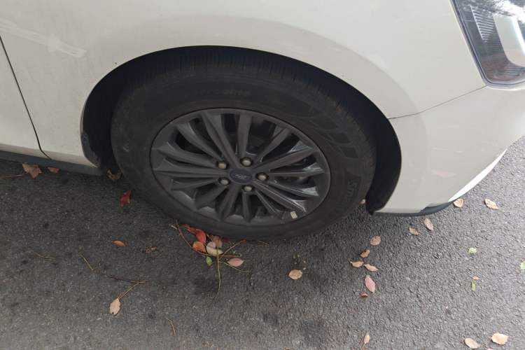 Used Ford Focus 2022 Sedan EcoBoost 180 Automatic Performance Edition Right Front Wheel Hub