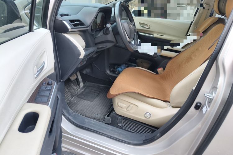 Used Toyota SIENNA 2023 2.5L Hybrid Luxury Edition
