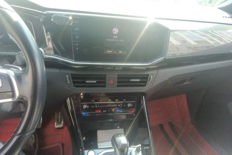 Used Volkswagen Tayron 2021 380TSI All-Wheel Drive R-Line Connected Version Audio And AC Panel