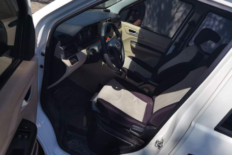 Used CHANGAN KUAYUE Xing V7 EV 2024 251 km Hatchback Comfort Version 6 Seats
