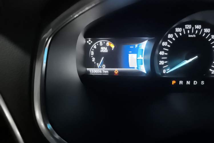 Used Ford Edge 2016 EcoBoost 245 Four-Wheel Drive Titanium Edition 7-Seater Odometer Close Up