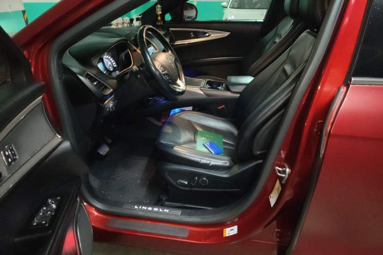 Used Lincoln MKX 2015 2.0T Two-Wheel Drive Deluxe Edition