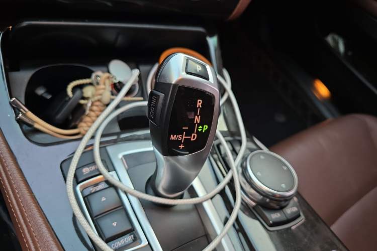 Used BMW 5 Series 2014 528Li Leading Model Gear Lever