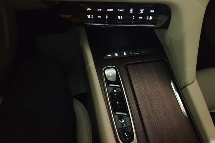 Used Buick Enclave 2020 28T All-Wheel Drive Avenir Gear Lever