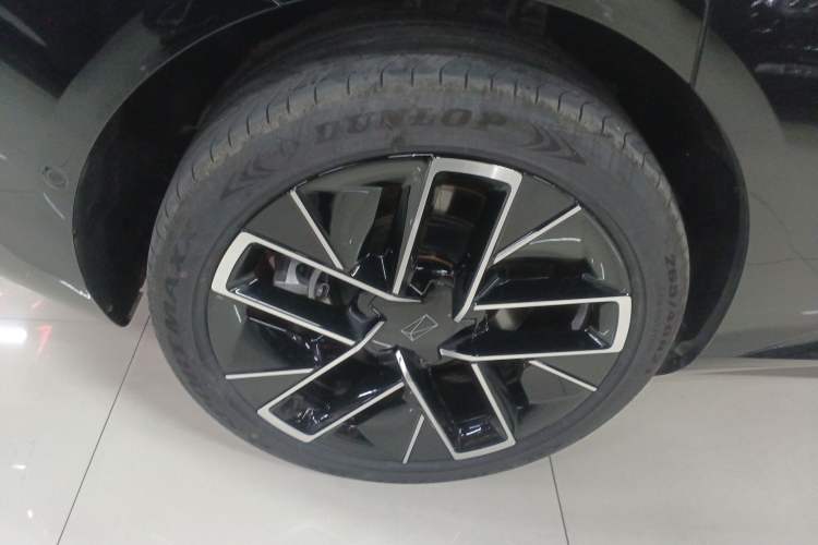 Used Avatr 12 2025 Updated Ultra All-Electric Four-Wheel Drive
