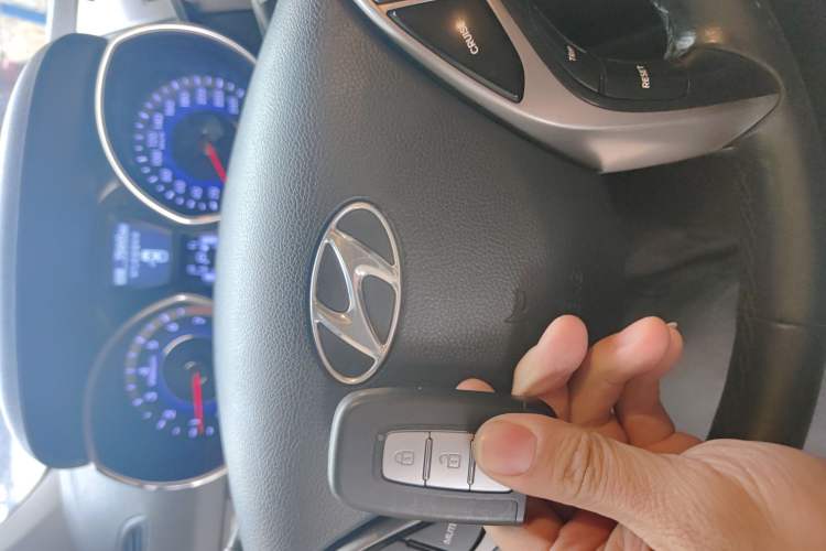 Used Hyundai Elantra (5th Generation / Langdong) 2013 1.6L Automatic Luxury Model