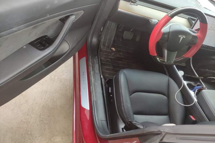 Used Tesla Model 3 2019 Long-Range Rear-Wheel-Drive Version
