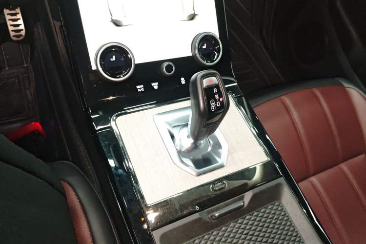 Used Land Rover Range Rover Evoque 2022 Facelifted Aurora L 249 PS R-Dynamic Luxury Edition
