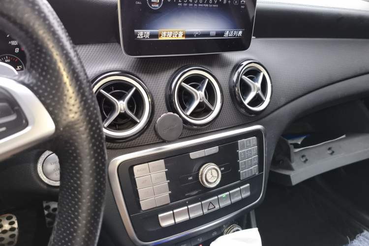 Used Mercedes-Benz GLA 2019 GLA 200 Fashion Model Audio And AC Panel