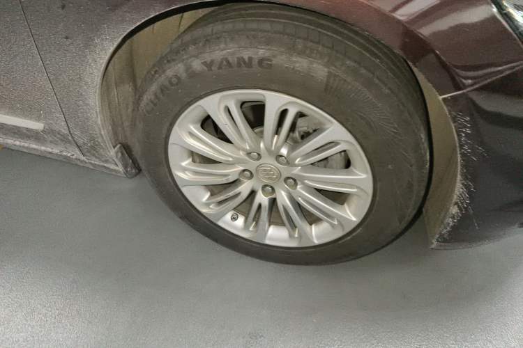 Used Buick LaCrosse 2016 Revised 20T Leading Edition Right Front Wheel Hub