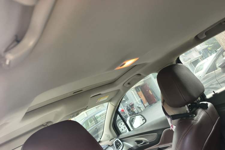 Used Buick Encore 2015 1.4T Automatic Two-Wheel Drive Urban Elite Version
