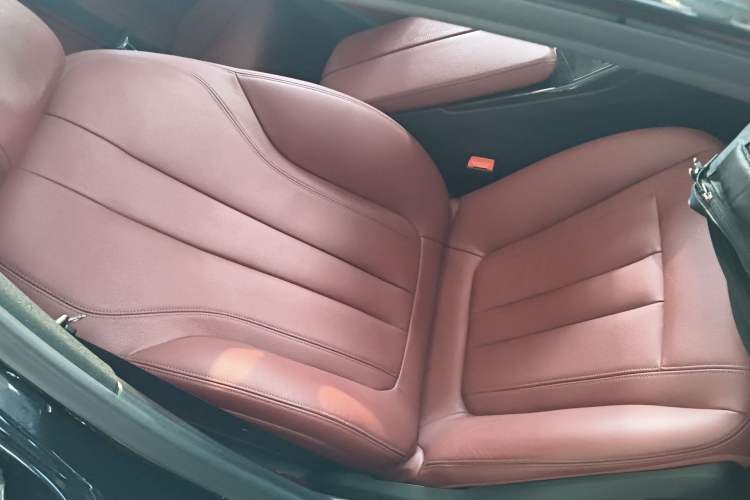 Used BMW 5 Series 2018 Restyled 530Li Leading Edition M Sport Package Right Front Seat