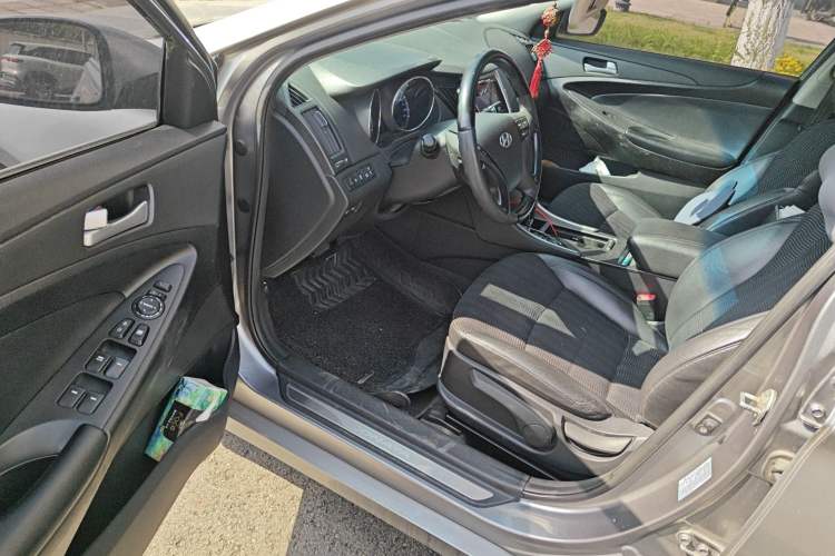 Used Hyundai Sonata 2011 2.0L Automatic Leading Edition
