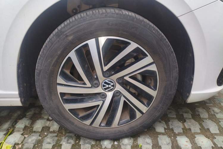 Used Volkswagen Lavida 2023 280TSI DSG Starry Sky Deluxe Edition Right Front Wheel Hub