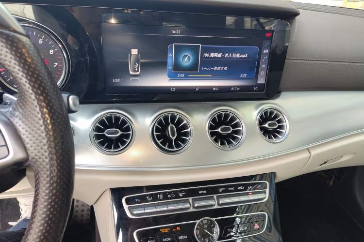 Used Mercedes-Benz E-Class 2017 E 200 Coupe Audio And AC Panel