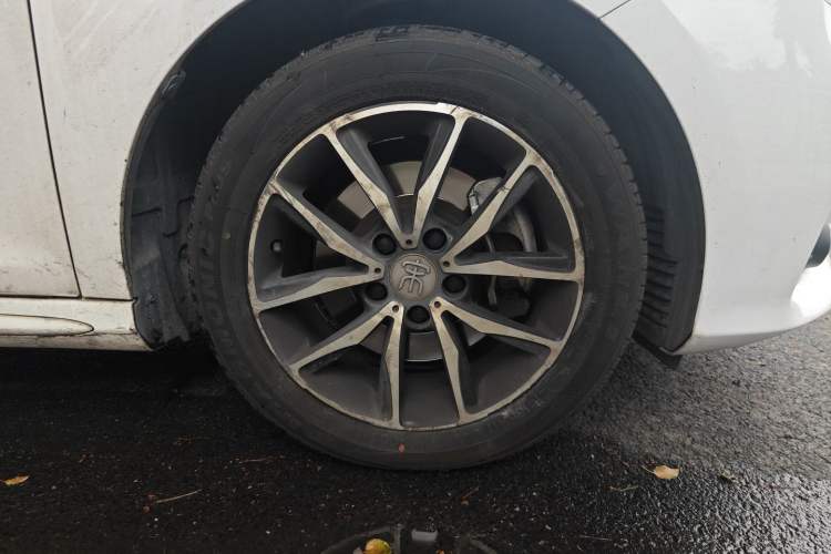 Used BYD Song MAX 2017 1.5T Automatic Smart Connect Elite 7-Seater Right Front Wheel Hub