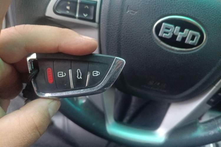 Used BYD G5 2014 1.5TI Manual Luxury Edition