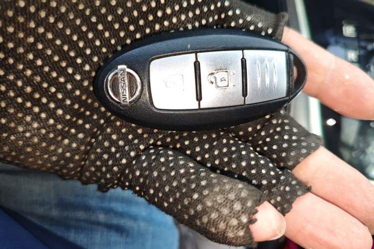 Used Nissan X-Trail 2015 2.0L CVT Comfort MAX Edition 2WD Vehicle Key