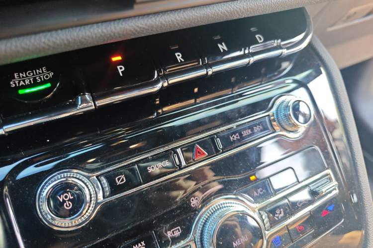 Used Lincoln Corsair 2022 2.0T Two-Wheel Drive Luxury Edition Gear Lever