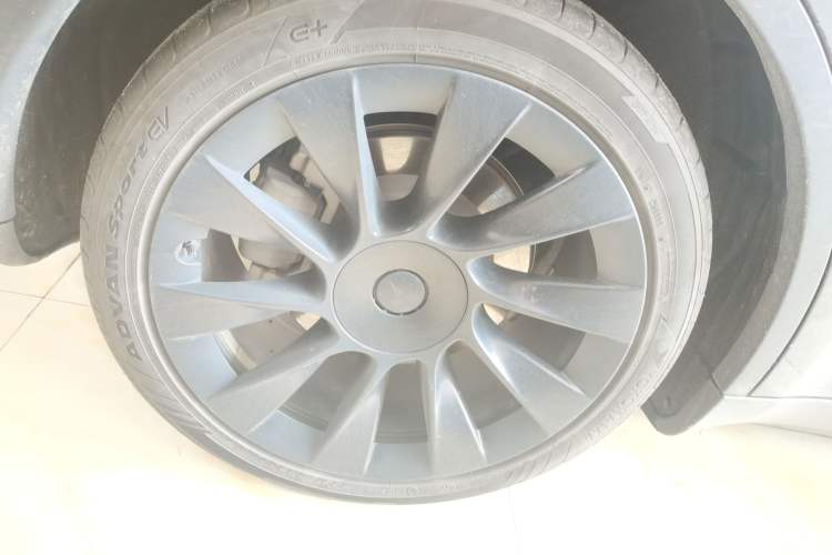 Used Tesla Model Y 2021 Standard Range Rear-Wheel Drive Version