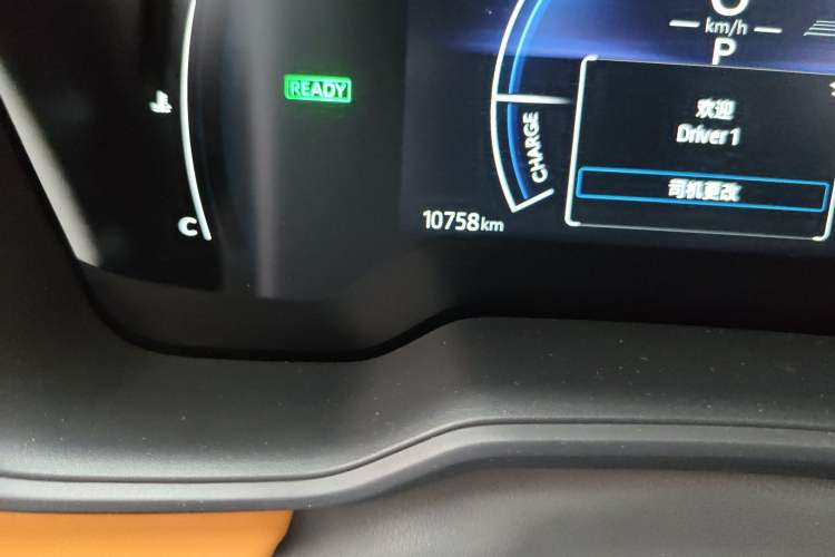 Used Toyota Corolla Cross 2024 2.0L Smart Electric Hybrid Dual-Engine Elite Edition Odometer Close Up