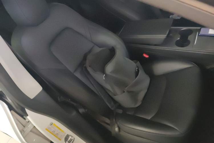 Used Tesla Model Y 2021 Long-Range All-Wheel-Drive Version