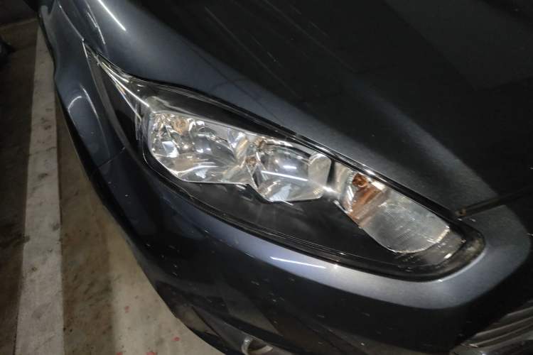 Used Ford Fiesta 2013 Hatchback 1.5L Automatic Fashion Edition
