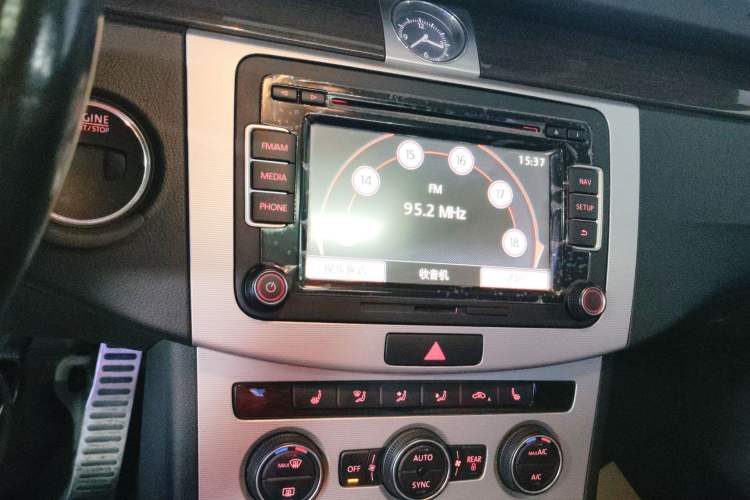 Used Volkswagen Magotan 2015 2.0 TSI Prestige Model Audio And AC Panel