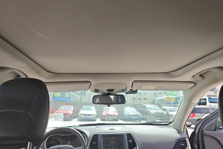 Used Jeep Cherokee 2016 2.0L Superior Edition