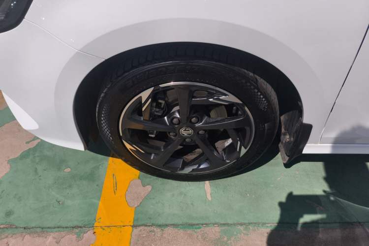 Used MG 5 2022 300TGI DCT Chao Yue Luxury Edition