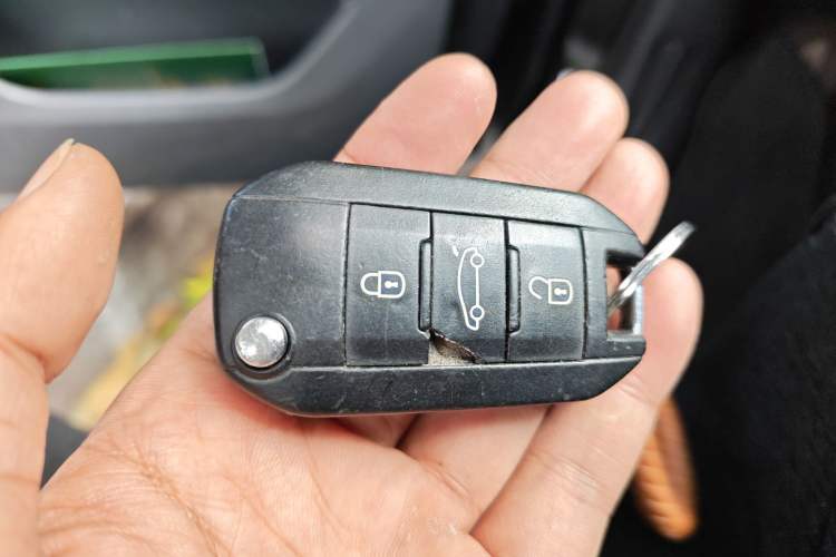 Used Peugeot 508 2011 2.3L Automatic Luxury Edition Vehicle Key