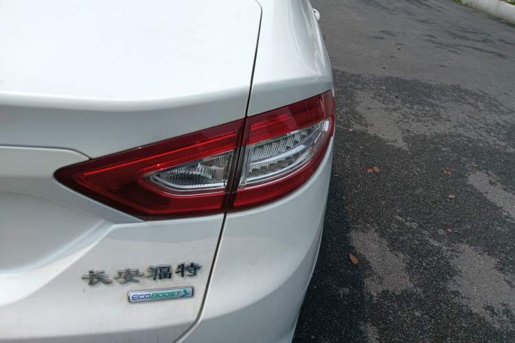 Used Ford Mondeo 2013 1.5L GTDi180 Fashion Edition Right Rear Taillight