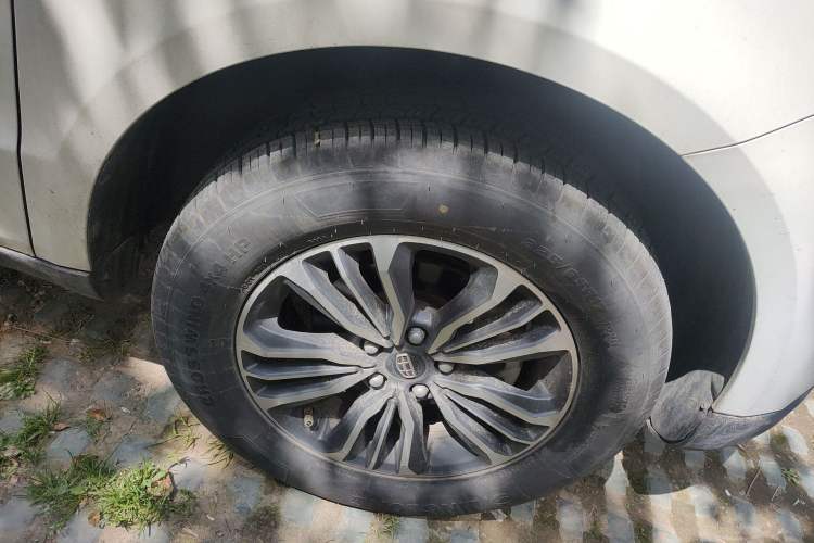 Used Geely Auto Vision X6 2016 1.8L Manual Luxury Model
