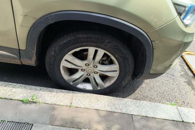 Used CHANGAN CS75 2014 2.0L Manual Leading Version China IV Standard
