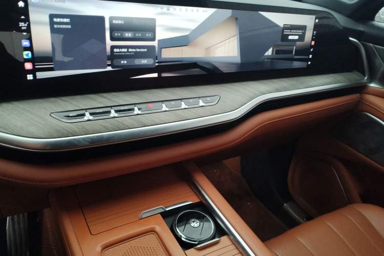 Used Wey Lanshan 2023 Four-Wheel Drive Ultra-Long Range Version Audio And AC Panel