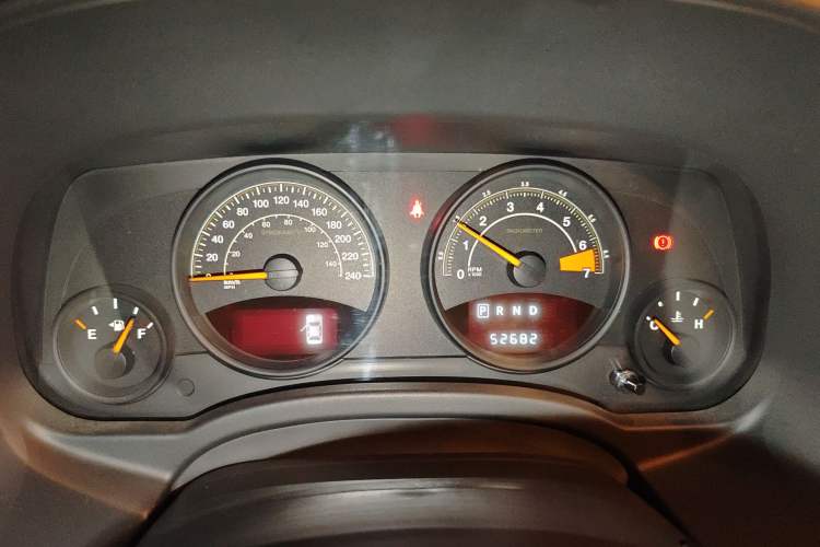 Used Jeep Compass 2014 2.0L two-wheel drive sport version