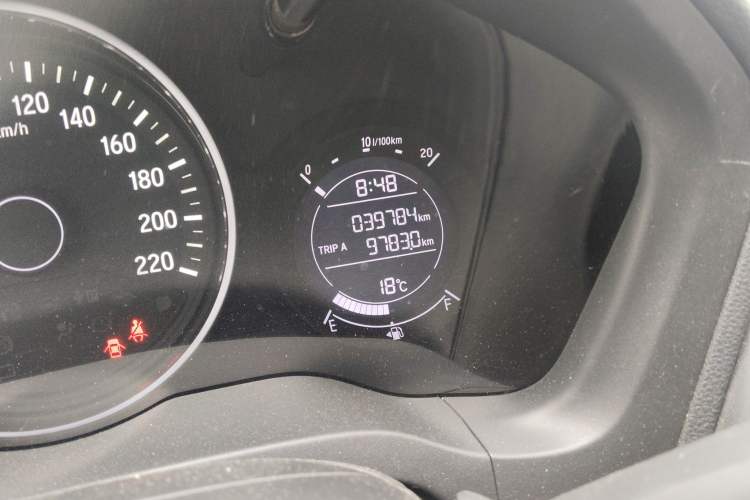 Used Honda Vezel 2020 1.5L CVT Pioneer Edition Odometer Close Up