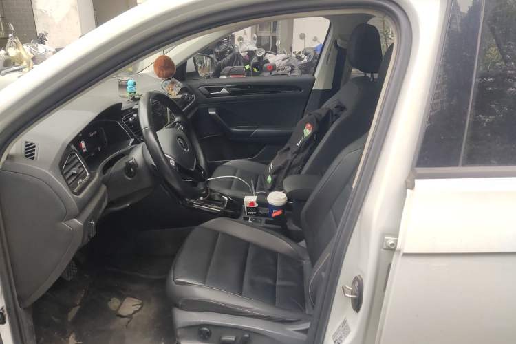 Used Volkswagen T-ROC 2022 280TSI DSG Two-Wheel Drive Comfort PLUS
