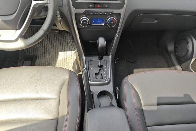 Used Chery Tiggo 3 2015 1.6L CVT ZhiShang Commemorative Edition
