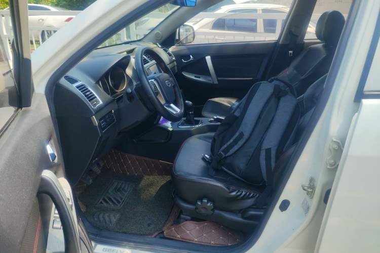 Used Geely Auto GX7 2015 Classic Edition 1.8L Manual Elite Model China V Standard