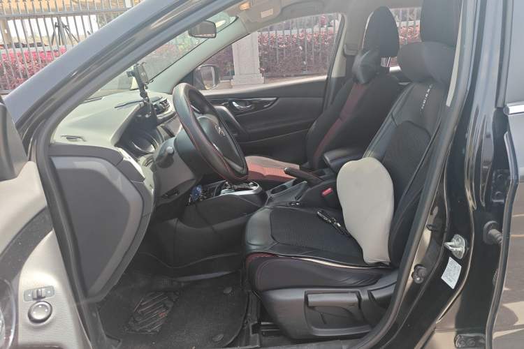 Used Nissan Qashqai 2016 2.0L CVT Elite Edition Left Front Seat