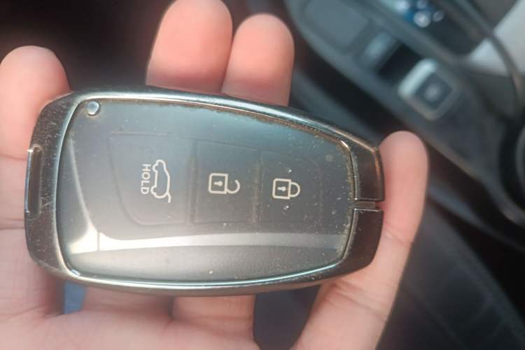 Used Hyundai Santa Fe 2015 2.0T Automatic Two-Wheel Drive Smart Version 5 Seats
